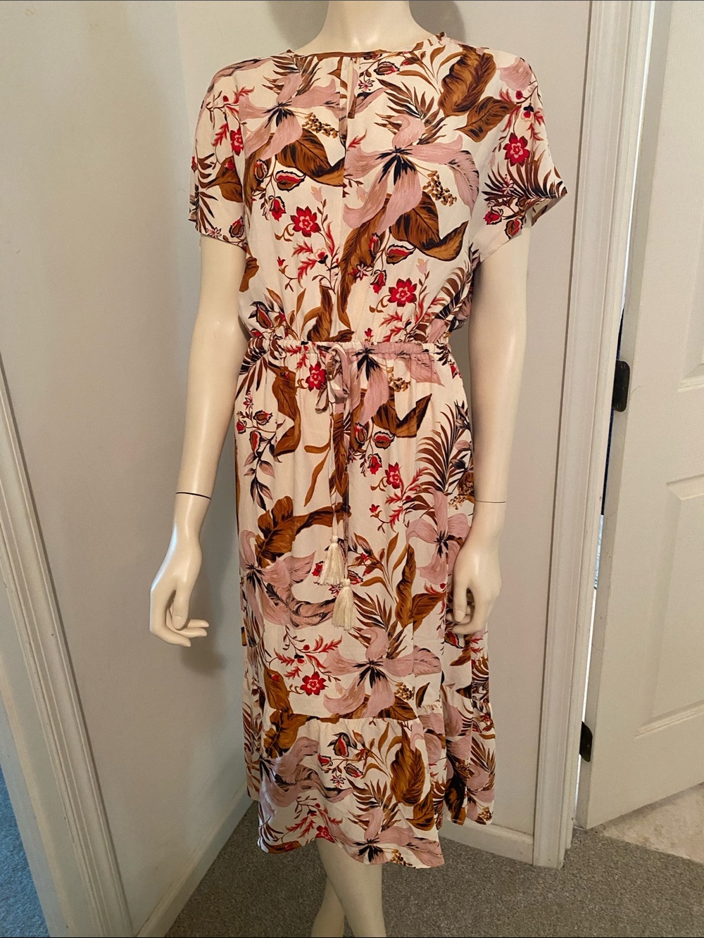 G by Giuliana Pink Floral Tie-Waist Midi Dress